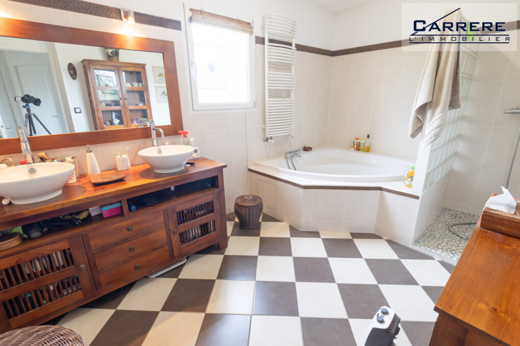 https://www.carrerelimmobilier.com/wp-content/plugins/h2i-annonces-manager/images/no_photo.jpg