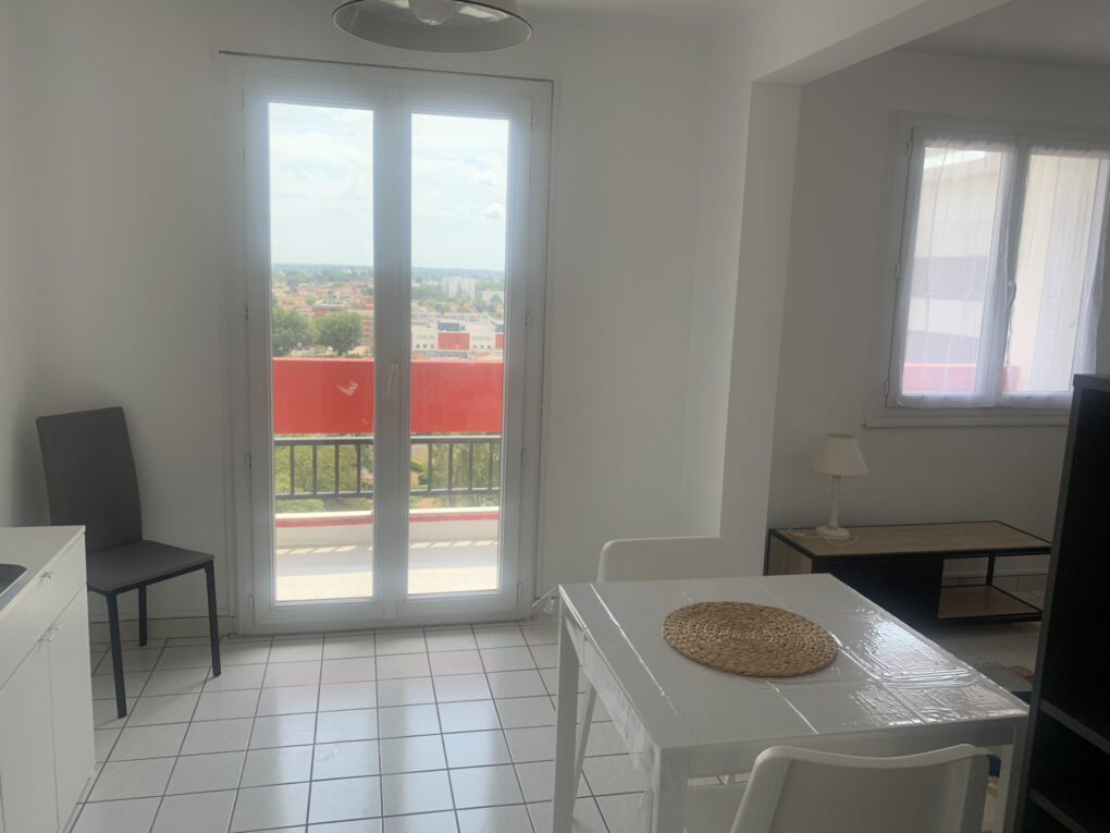 https://www.carrerelimmobilier.com/wp-content/plugins/h2i-annonces-manager/images/no_photo.jpg