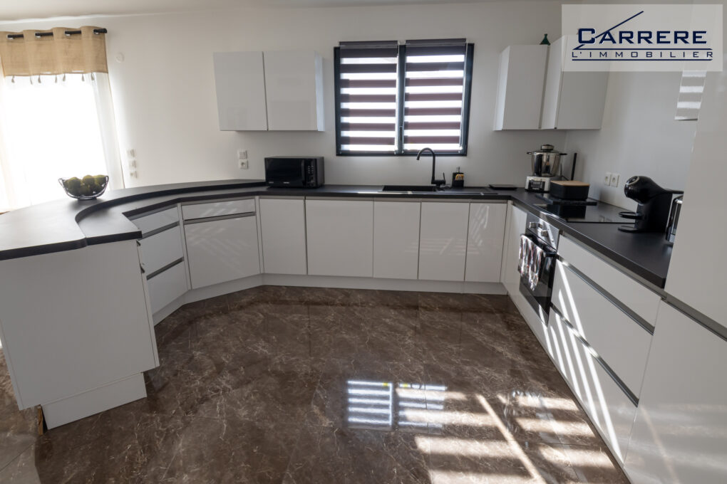 https://www.carrerelimmobilier.com/wp-content/plugins/h2i-annonces-manager/images/no_photo.jpg