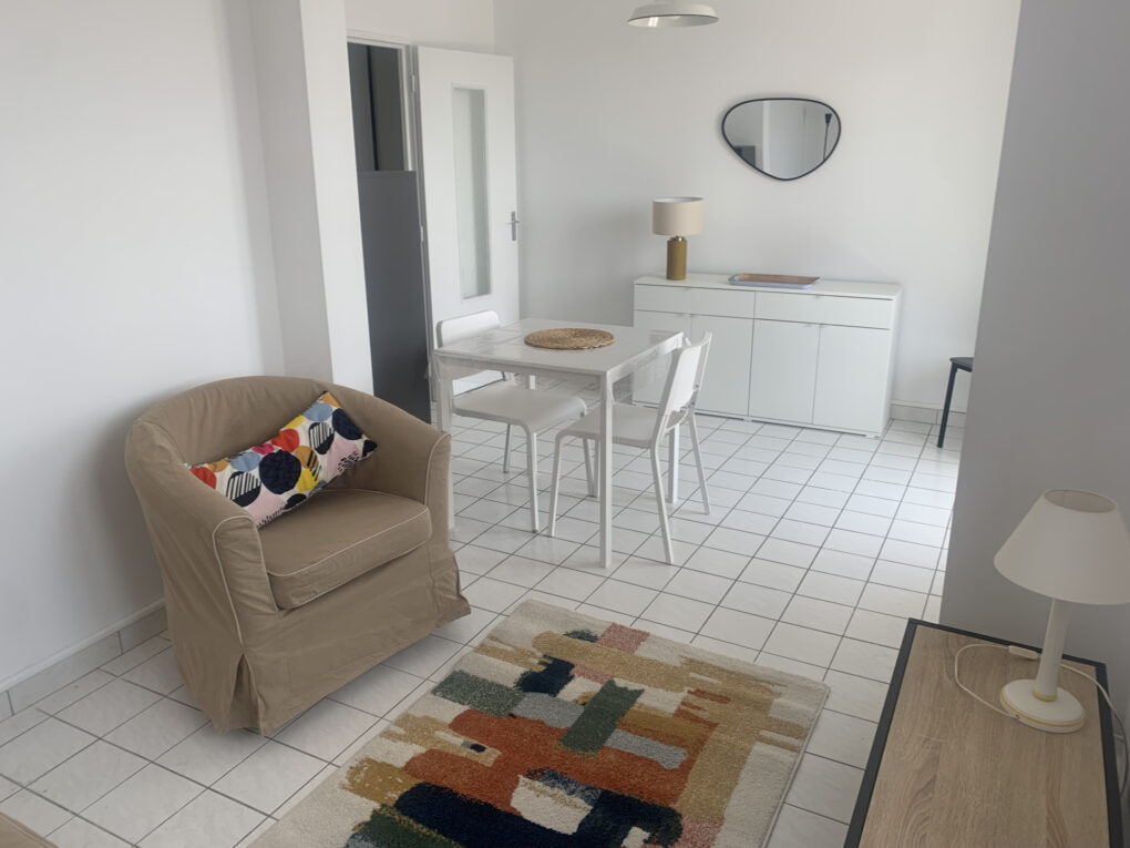 https://www.carrerelimmobilier.com/wp-content/plugins/h2i-annonces-manager/images/no_photo.jpg