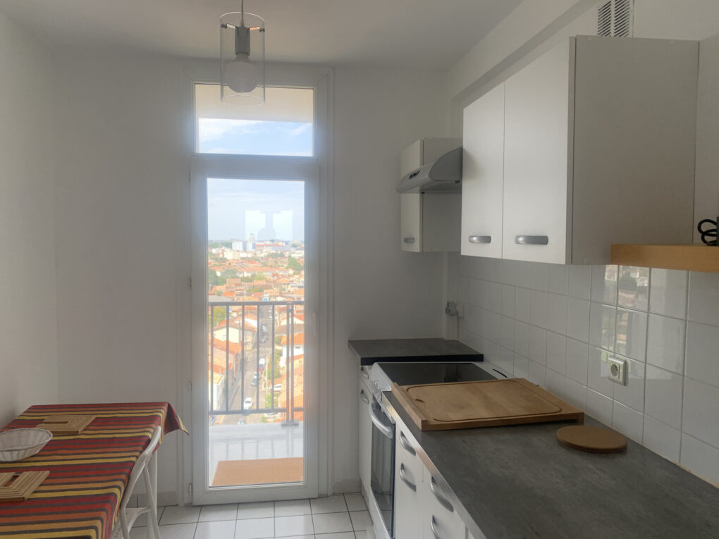 https://www.carrerelimmobilier.com/wp-content/plugins/h2i-annonces-manager/images/no_photo.jpg