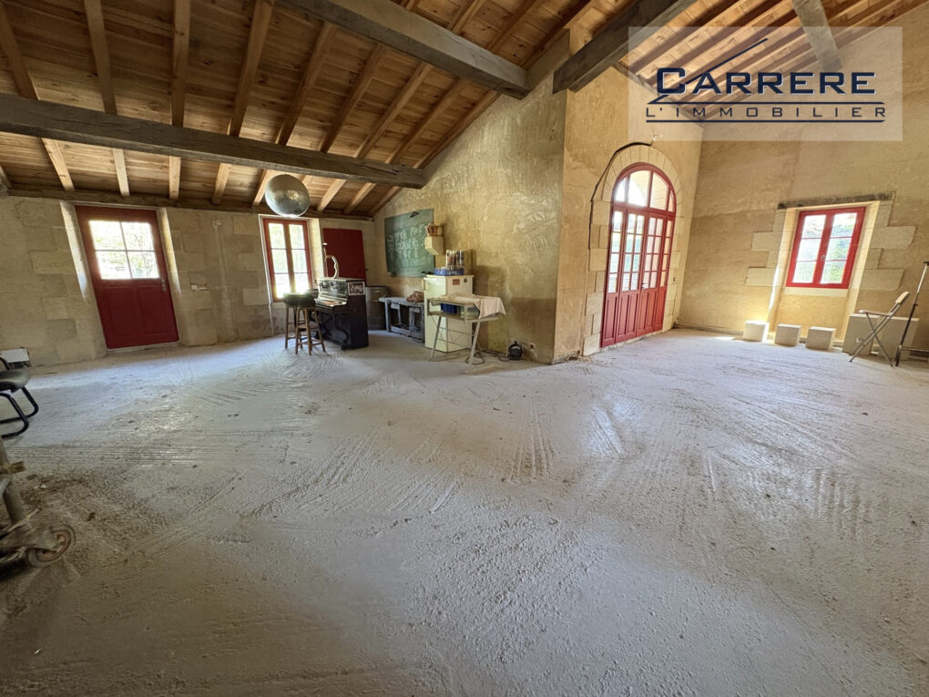 https://www.carrerelimmobilier.com/wp-content/plugins/h2i-annonces-manager/images/no_photo.jpg