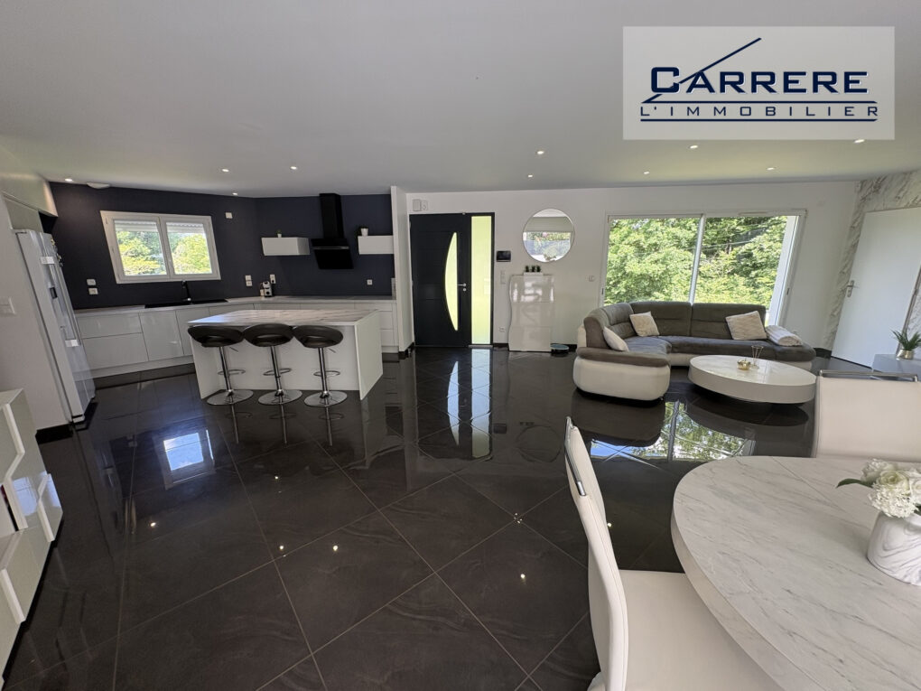 https://www.carrerelimmobilier.com/wp-content/plugins/h2i-annonces-manager/images/no_photo.jpg