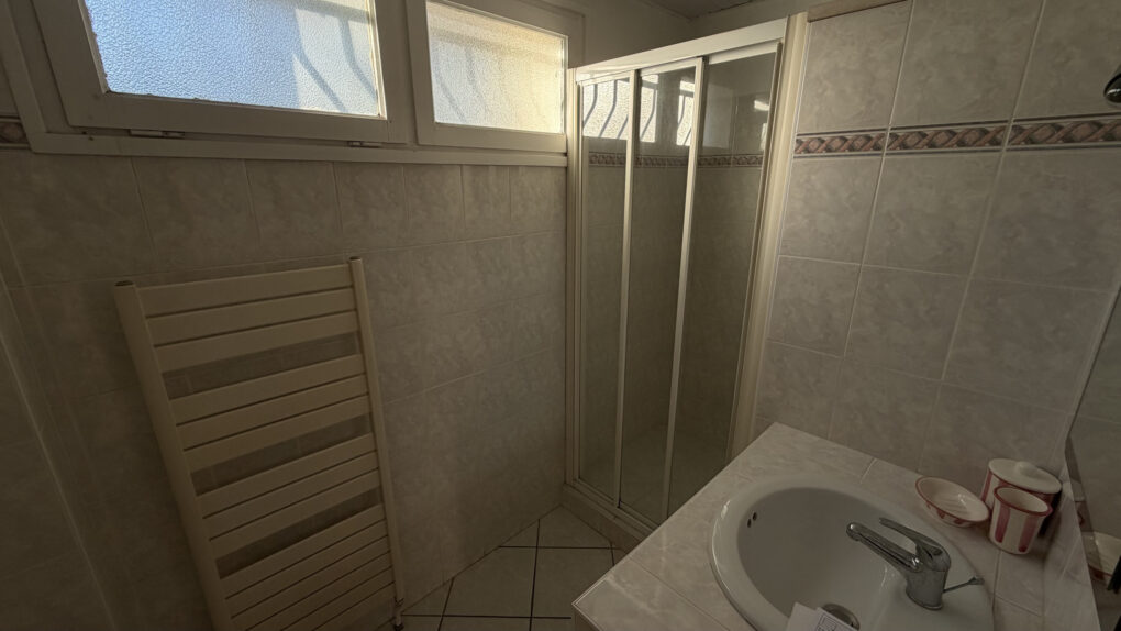https://www.carrerelimmobilier.com/wp-content/plugins/h2i-annonces-manager/images/no_photo.jpg