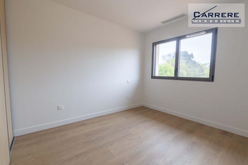 https://www.carrerelimmobilier.com/wp-content/plugins/h2i-annonces-manager/images/no_photo.jpg