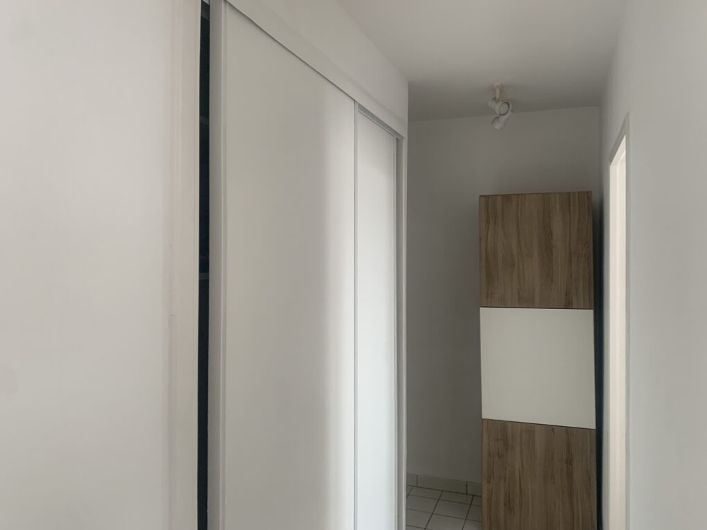 https://www.carrerelimmobilier.com/wp-content/plugins/h2i-annonces-manager/images/no_photo.jpg